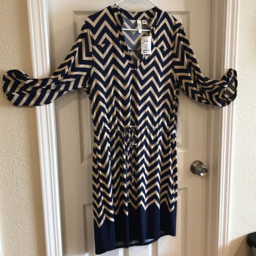 Dress - Picture 2 of 2